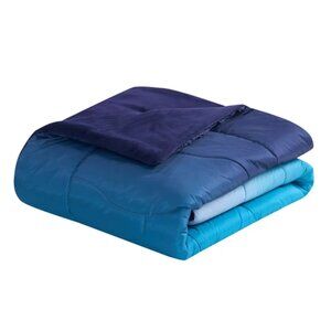 Below Zero Hands Free Weatherproof Outdoor Wearable Blanket